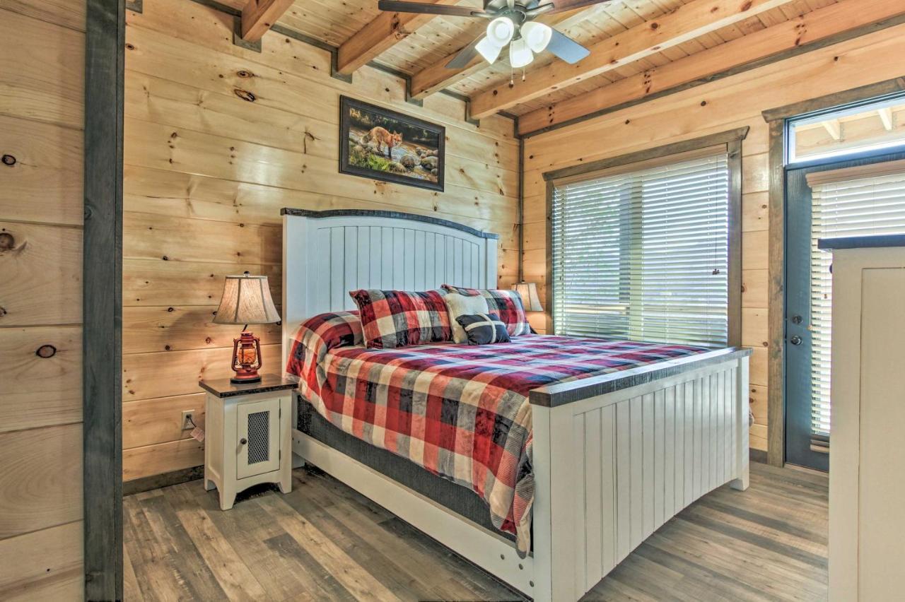 Smoky Mountain Hideaway With Hot Tub, Deck And Views! Villa Gatlinburg Ngoại thất bức ảnh