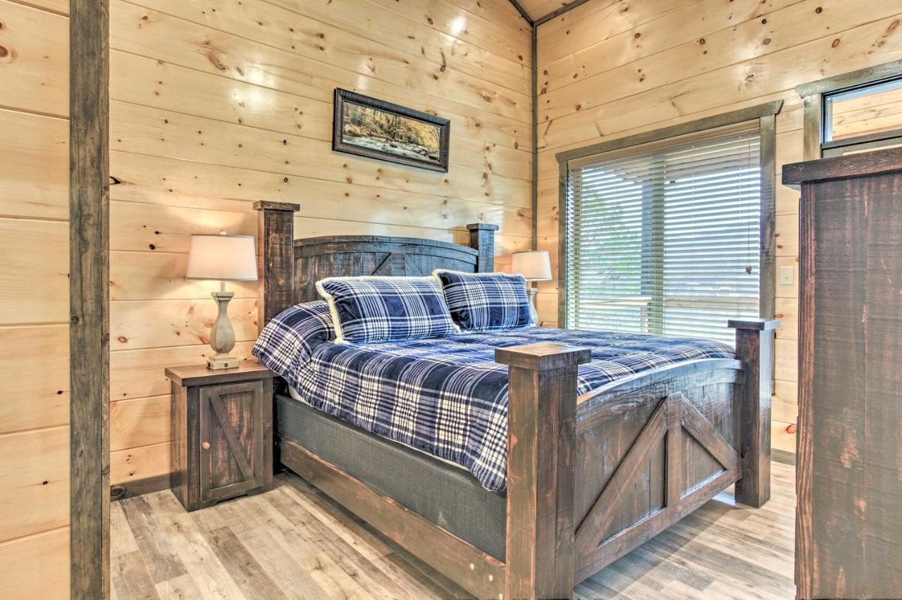 Smoky Mountain Hideaway With Hot Tub, Deck And Views! Villa Gatlinburg Ngoại thất bức ảnh