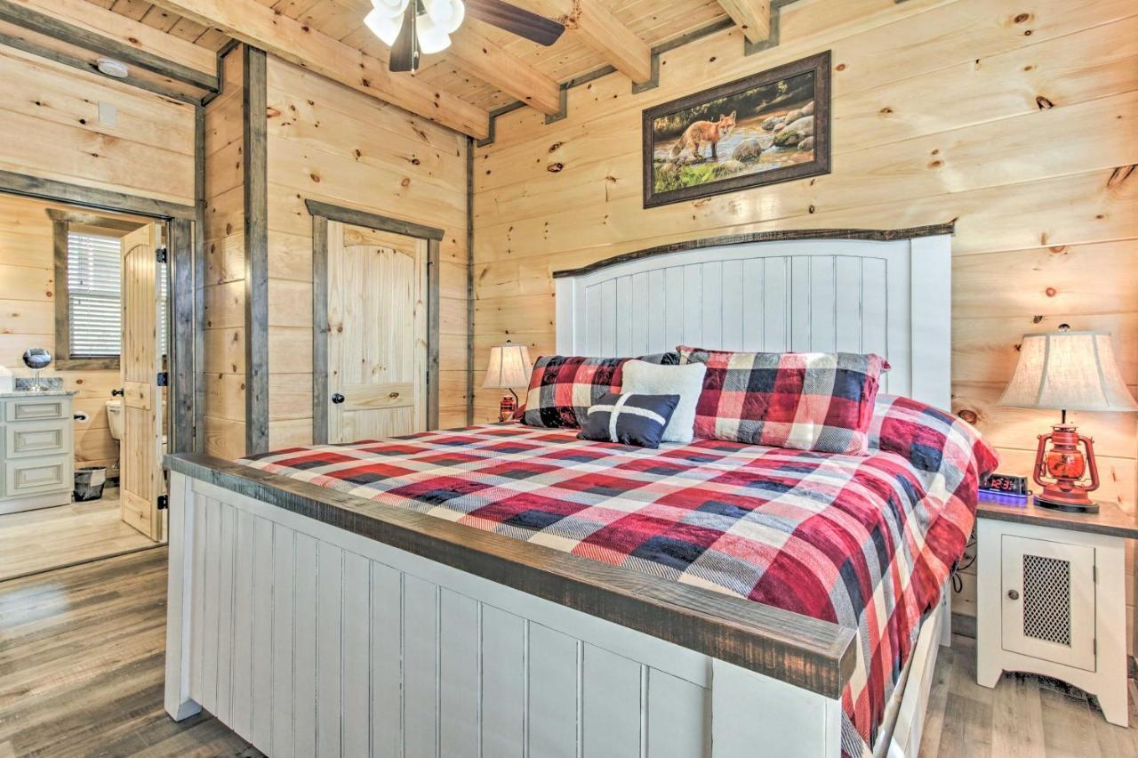 Smoky Mountain Hideaway With Hot Tub, Deck And Views! Villa Gatlinburg Ngoại thất bức ảnh