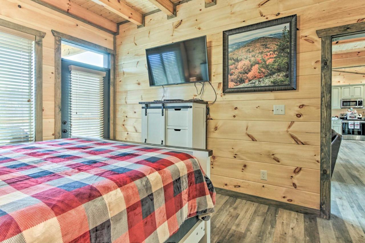 Smoky Mountain Hideaway With Hot Tub, Deck And Views! Villa Gatlinburg Ngoại thất bức ảnh