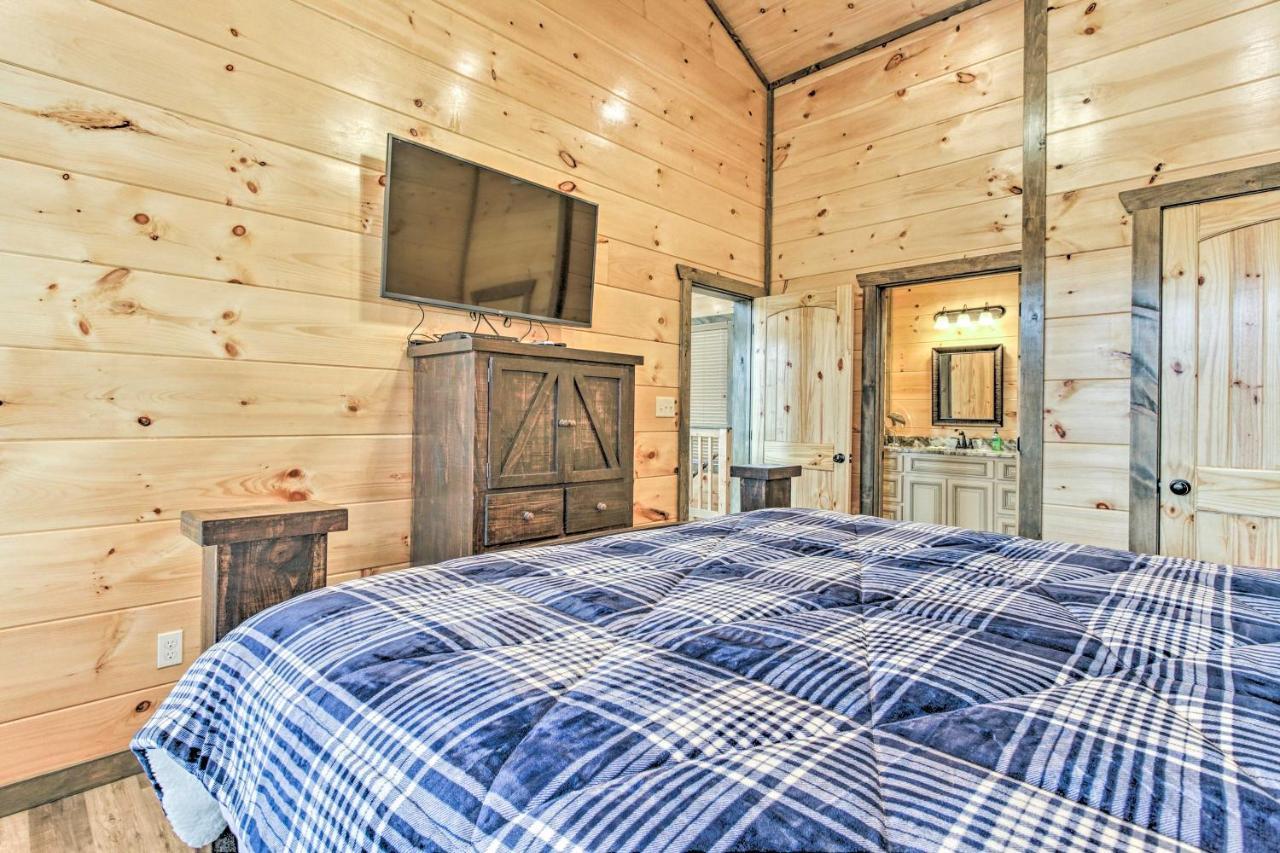 Smoky Mountain Hideaway With Hot Tub, Deck And Views! Villa Gatlinburg Ngoại thất bức ảnh