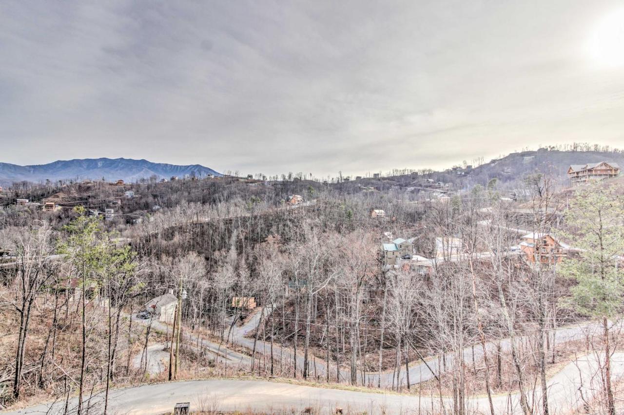 Smoky Mountain Hideaway With Hot Tub, Deck And Views! Villa Gatlinburg Ngoại thất bức ảnh